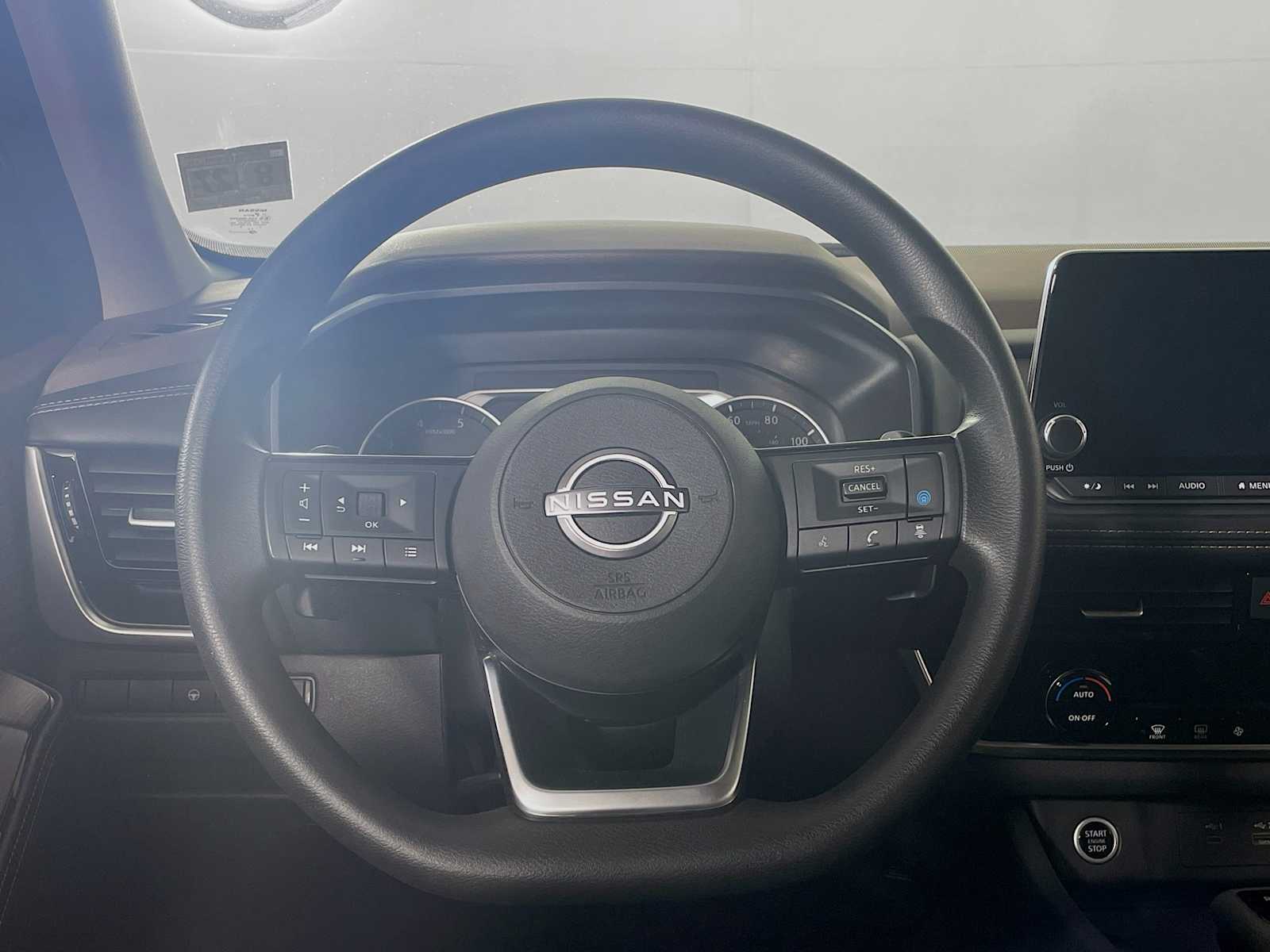 2022 Nissan Rogue SV photo 6