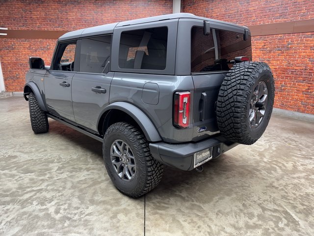 2025 Ford Bronco Badlands photo 3