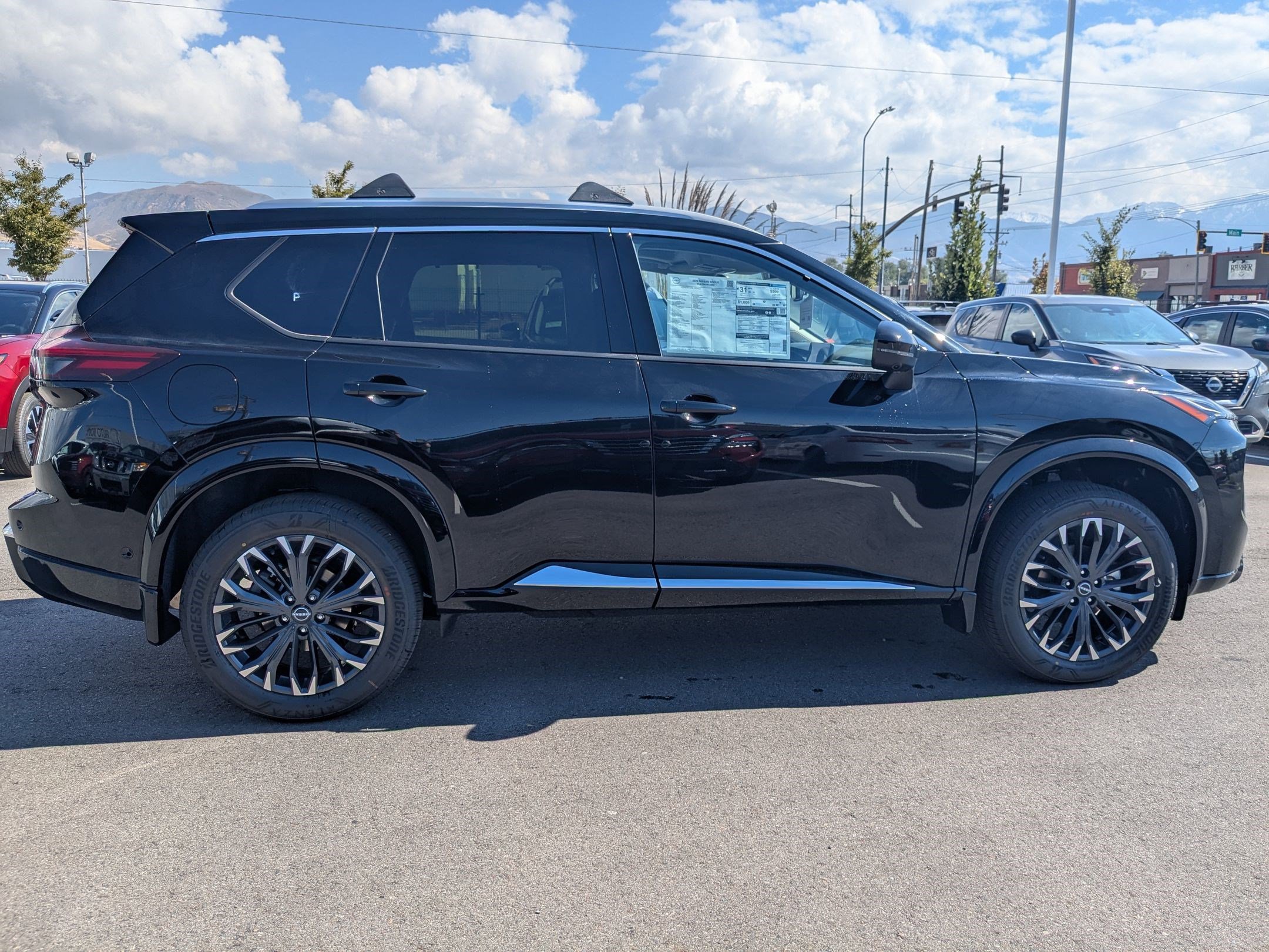 2026 Nissan Rogue Platinum photo 2