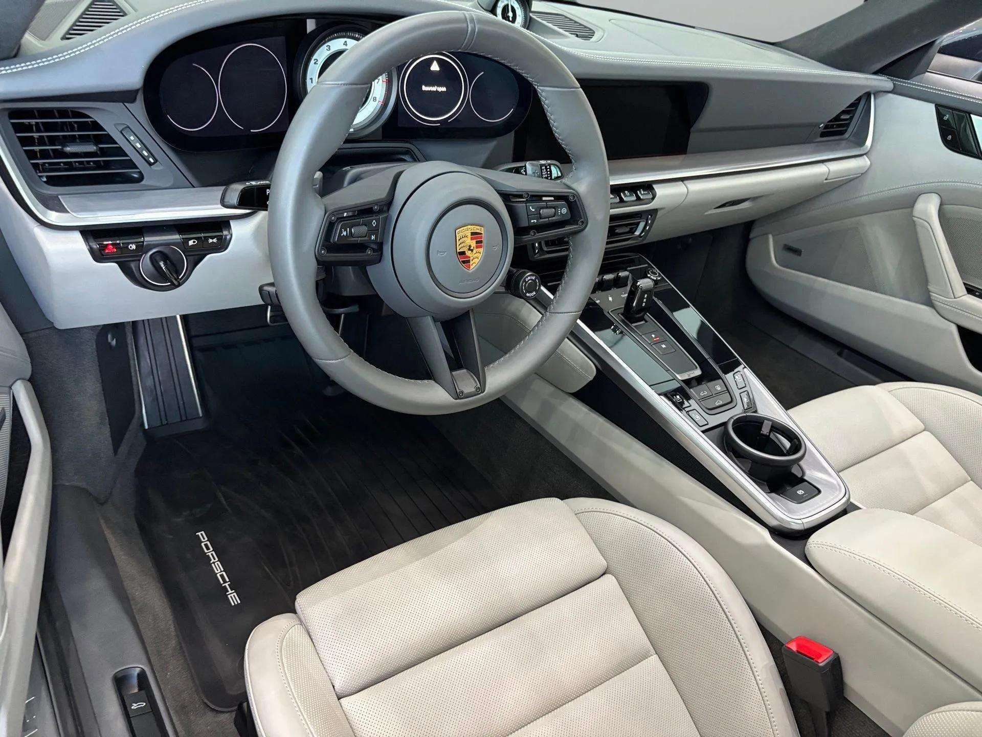 2021 Porsche 911 Turbo S photo 4