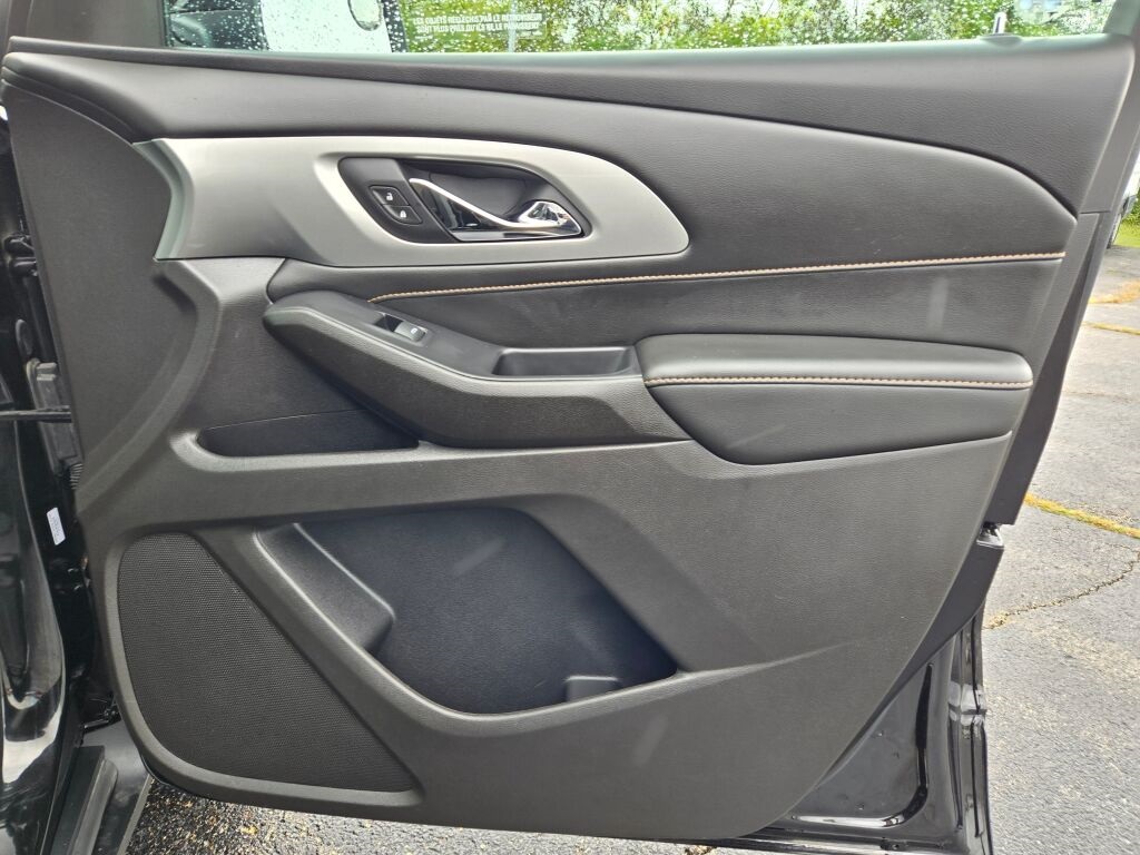 2021 Chevrolet Traverse LS photo 4