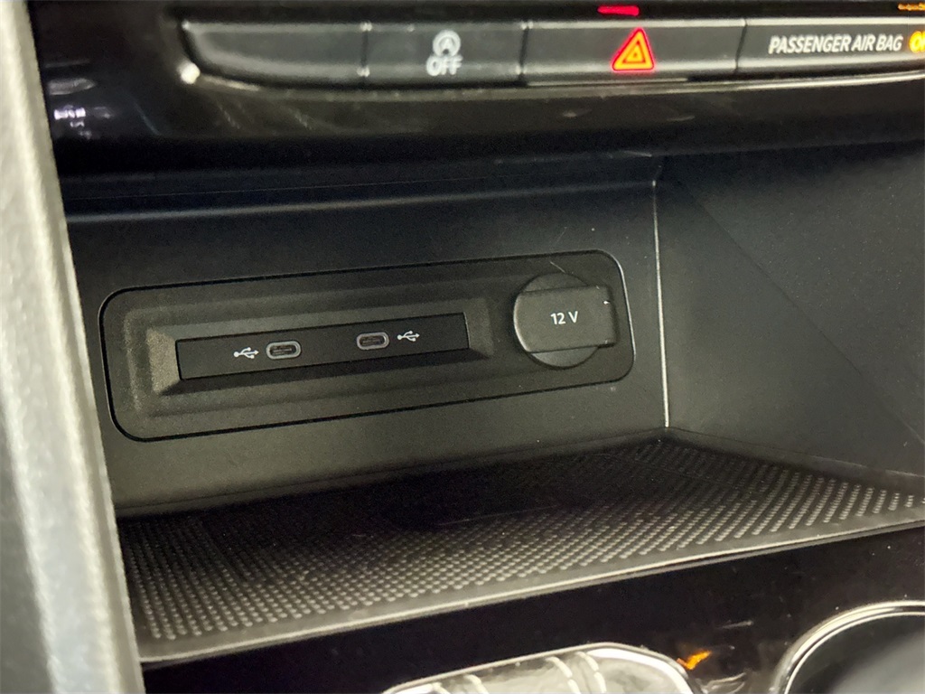 2022 Volkswagen Atlas Cross Sport V6 SEL R-Line photo 27