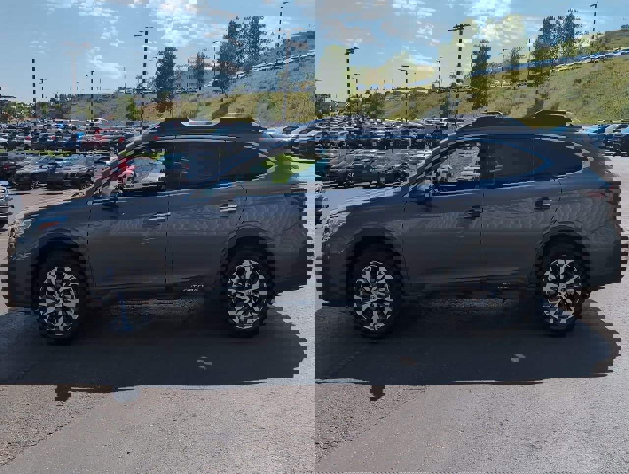 2021 Subaru Outback Touring photo 2