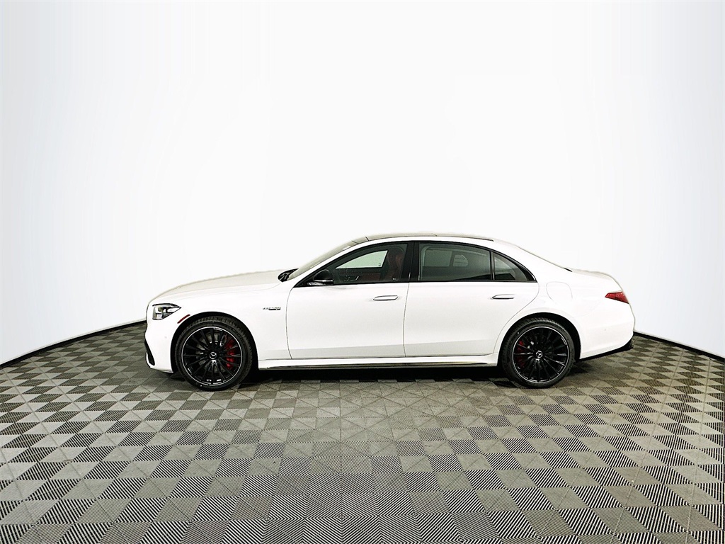 2025 Mercedes Benz S 63 e photo 3