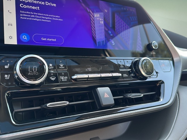 2025 Toyota Highlander Hybrid Platinum photo 11