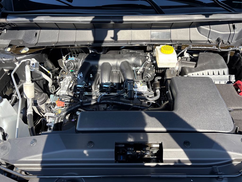 2025 Nissan Pathfinder SV photo 13