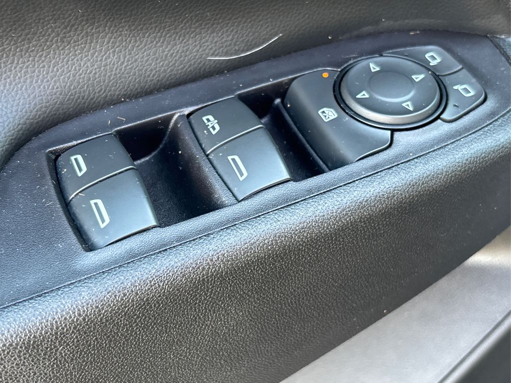 2020 Chevrolet Equinox LT photo 30
