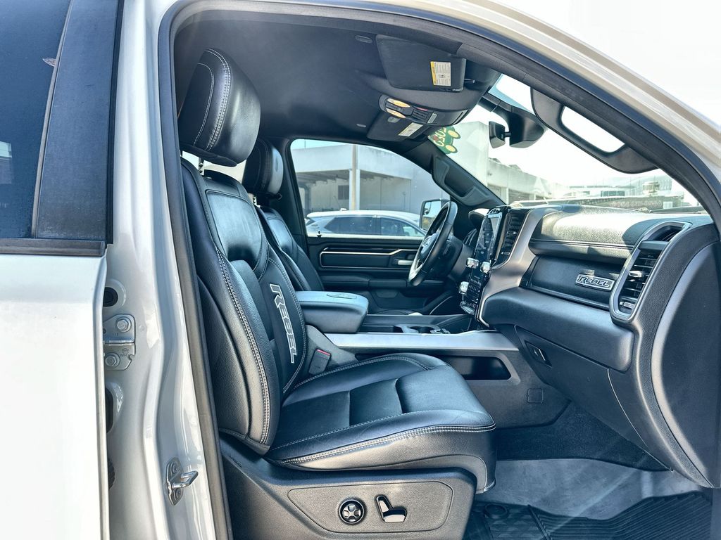 2020 Ram 1500 Rebel photo 25
