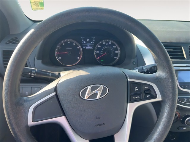 2012 Hyundai Accent GS photo 11