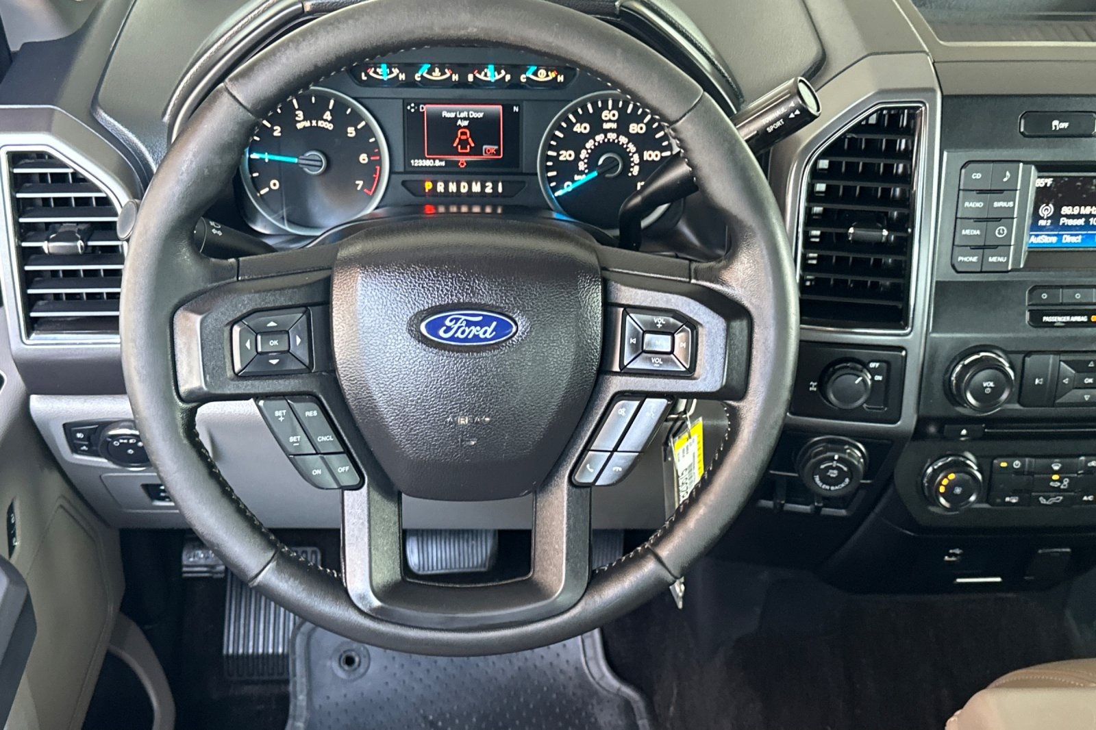 2017 Ford F-150 XLT photo 11