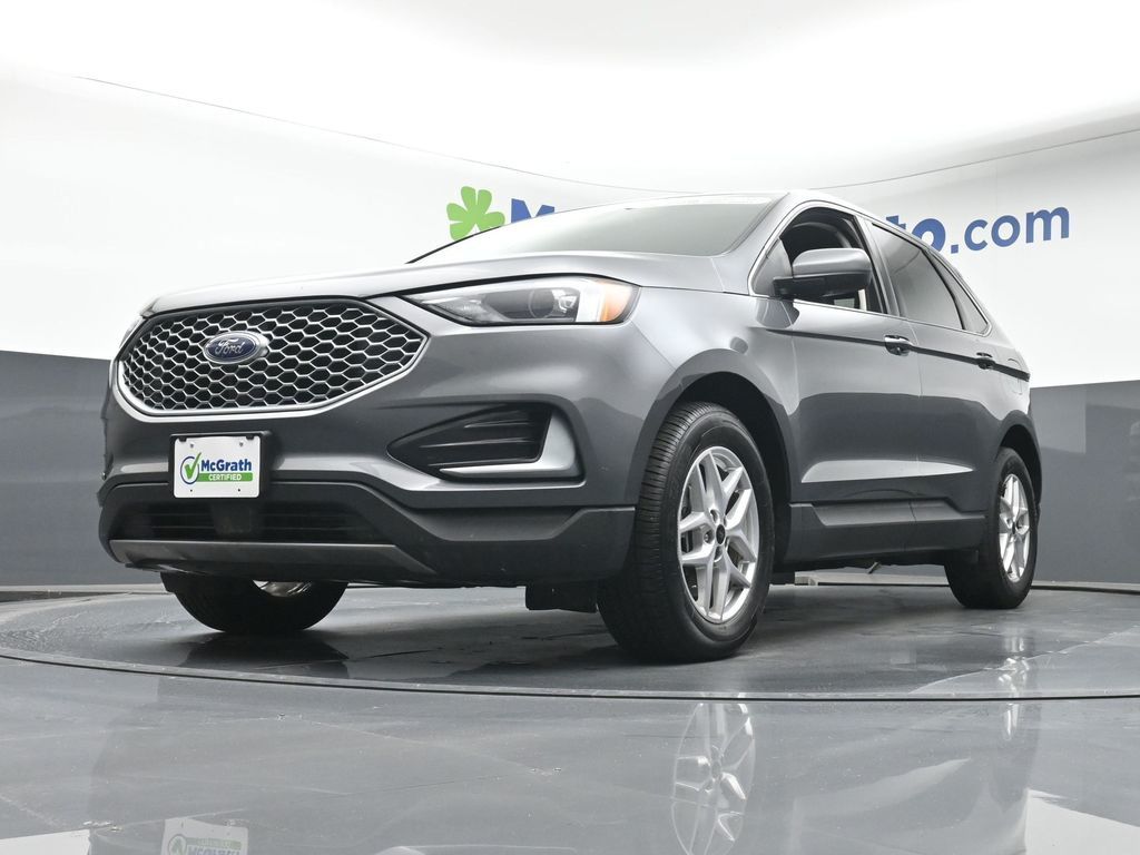 2023 Ford Edge SEL photo 4