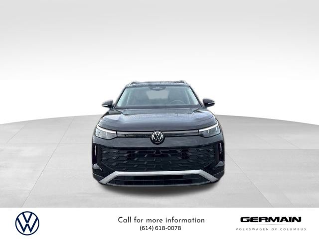 2025 Volkswagen Tiguan SE photo 2