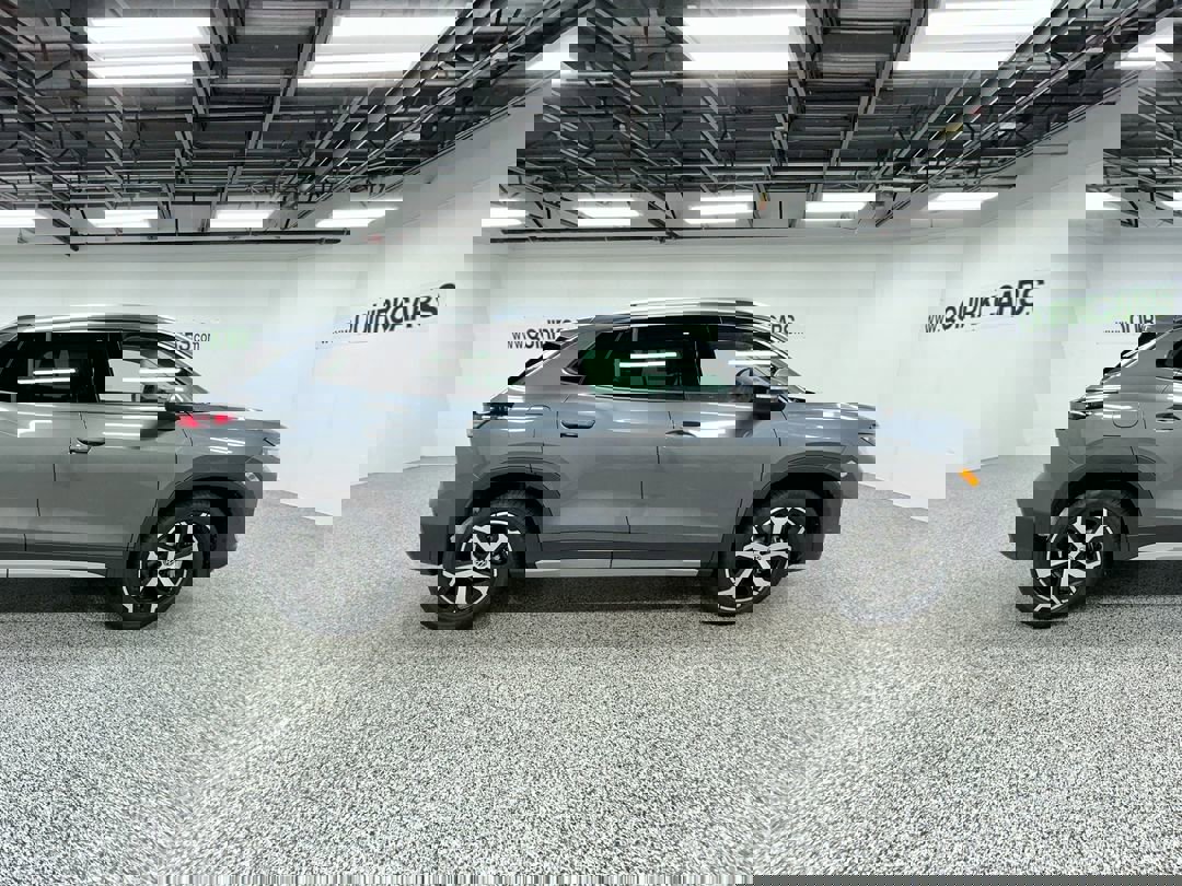 2025 Volkswagen Tiguan SE photo 2