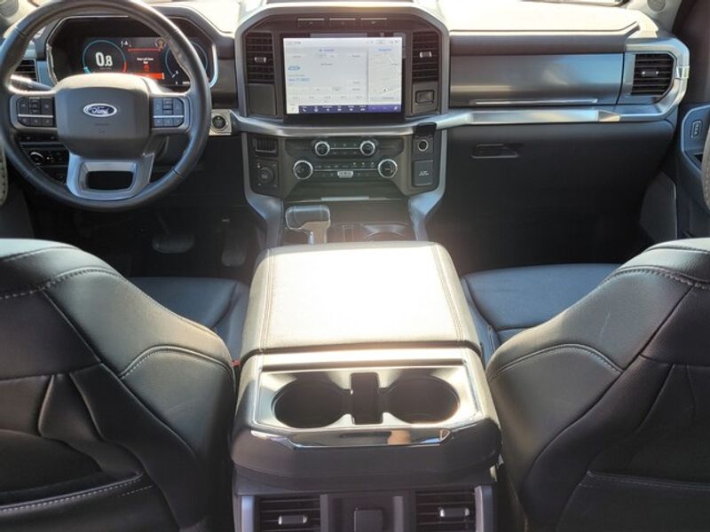 2023 Ford F-150 Lariat photo 8