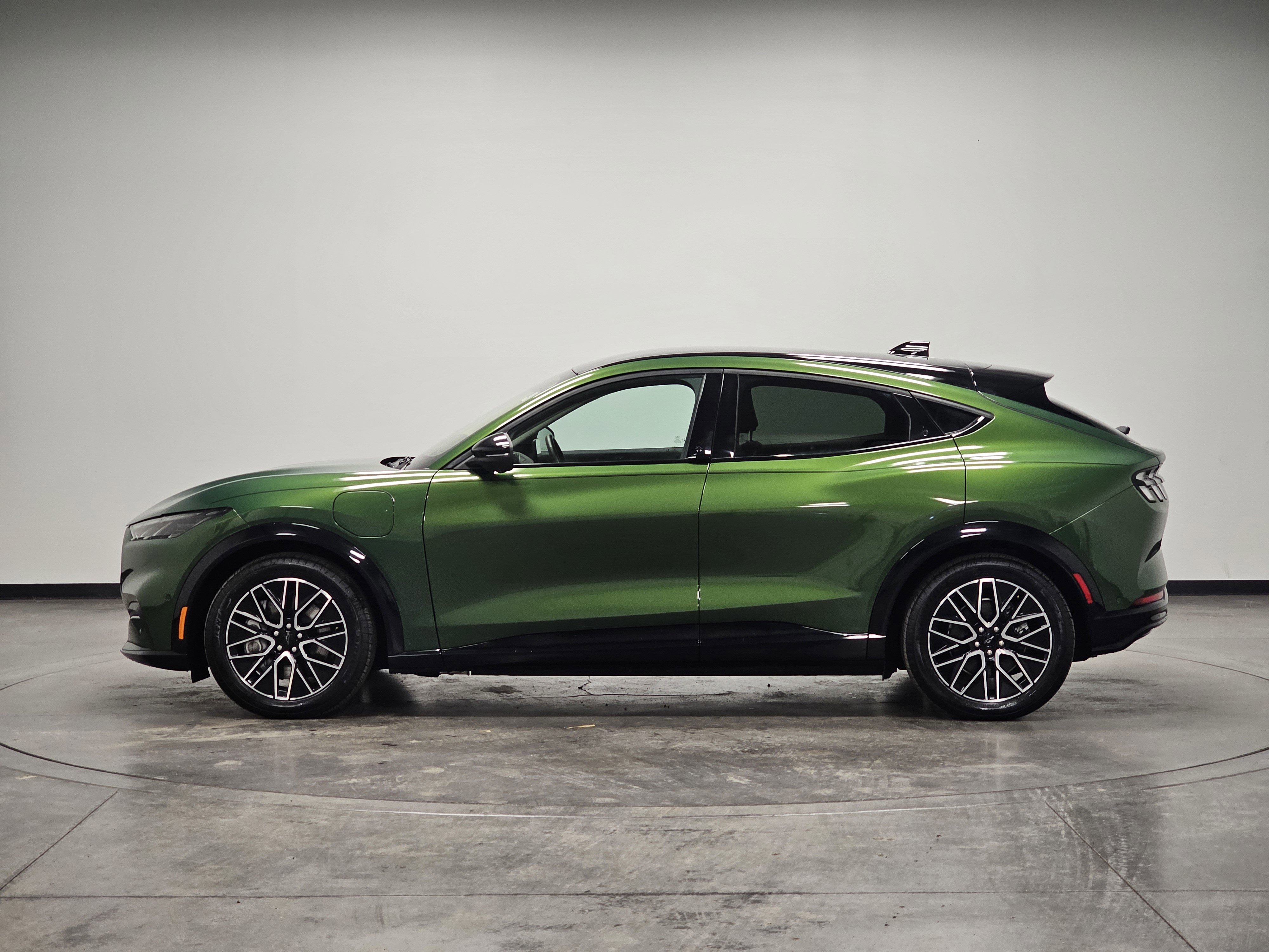 2024 Ford Mustang Mach-E Premium photo 3