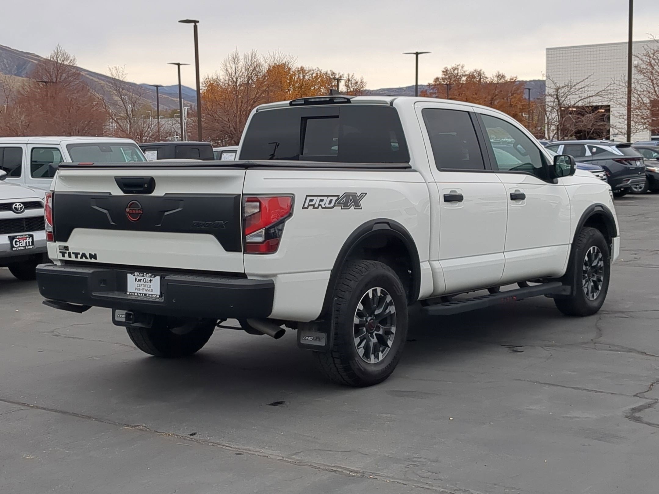 2024 Nissan Titan PRO-4X photo 3