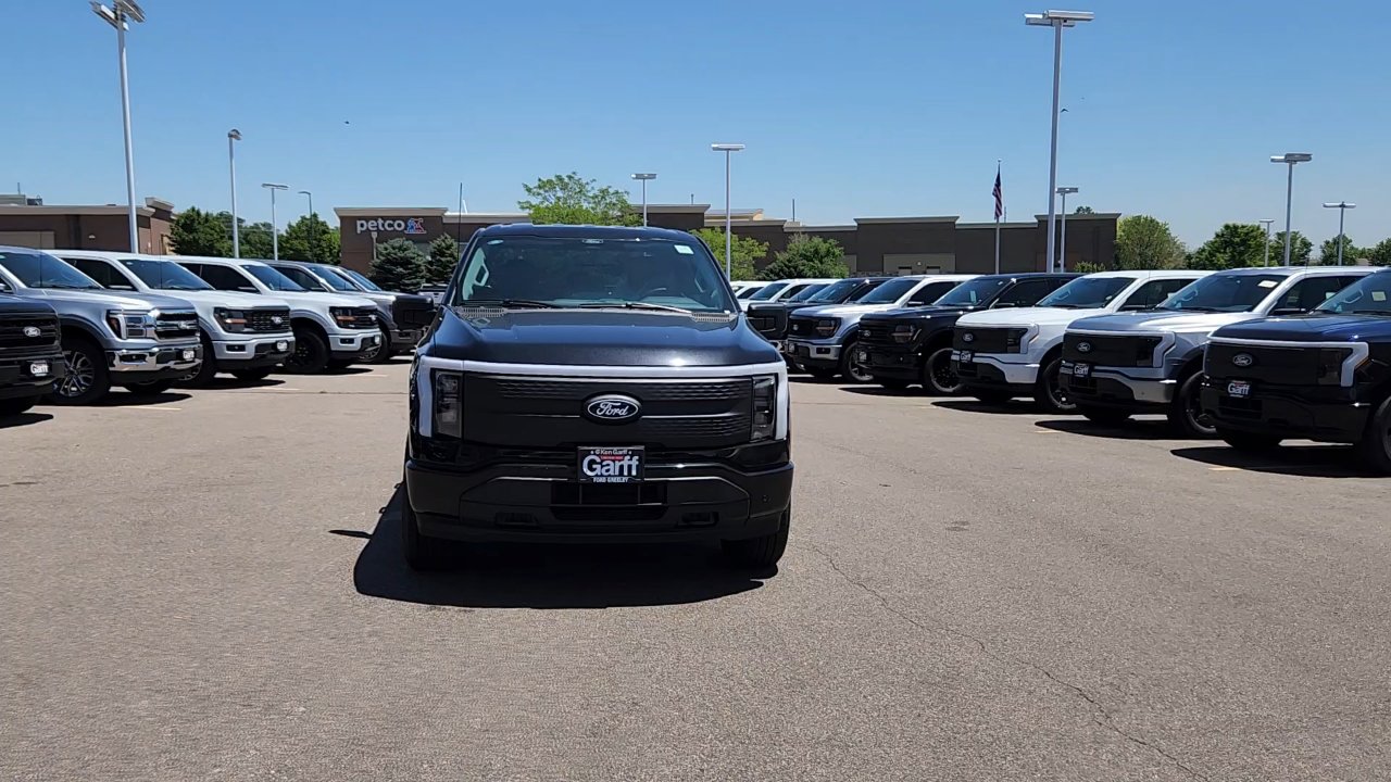 2025 Ford F-150 Lightning photo 6