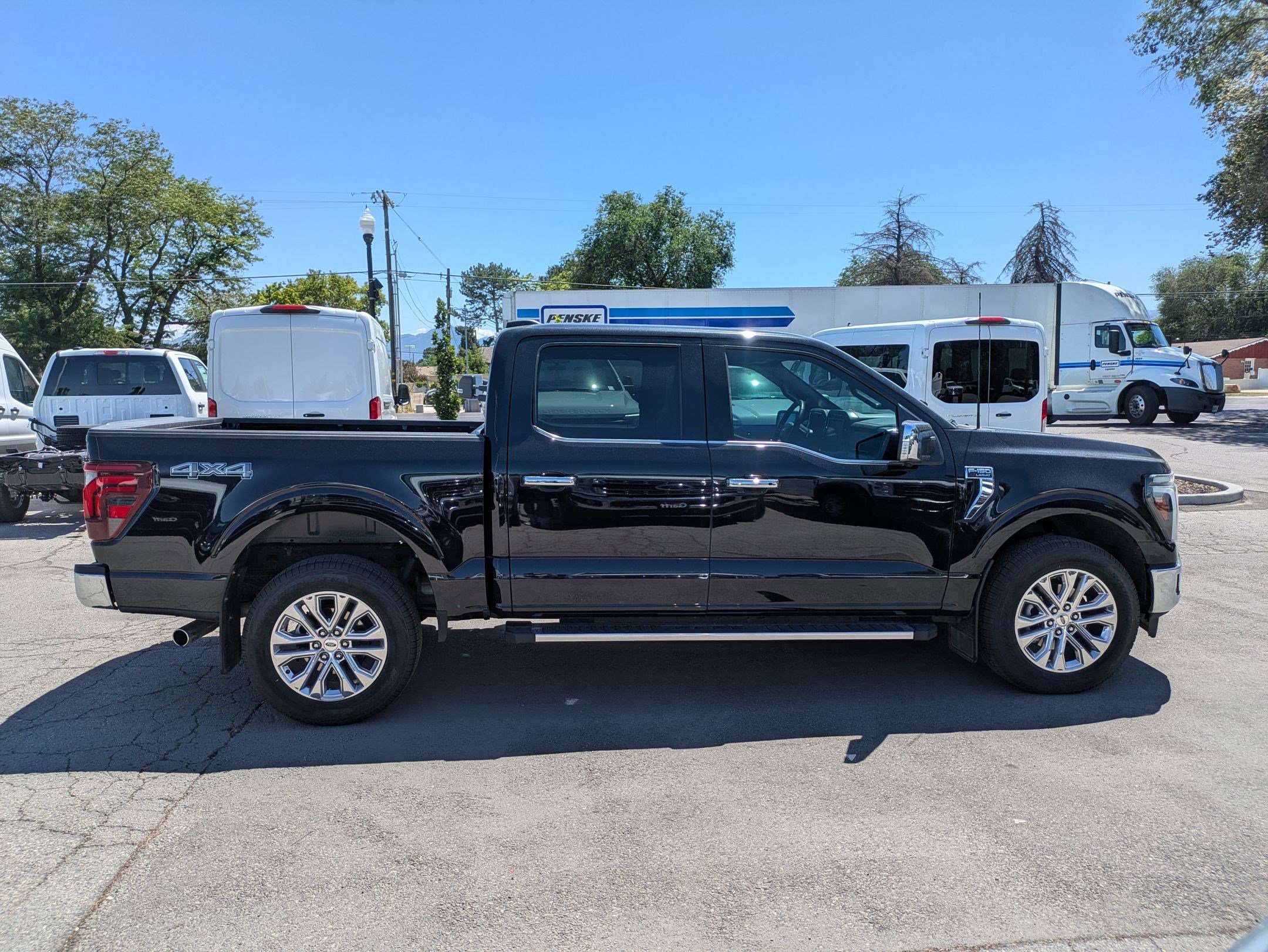 2024 Ford F-150 Lariat photo 2