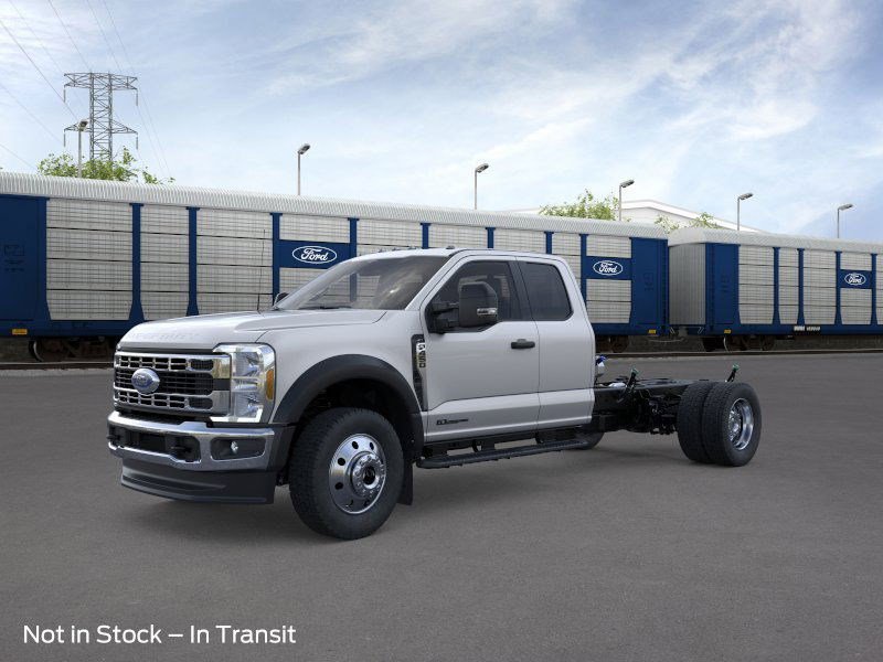 2026 Ford F-450 Super Duty Chassis Cab XLT's photo
