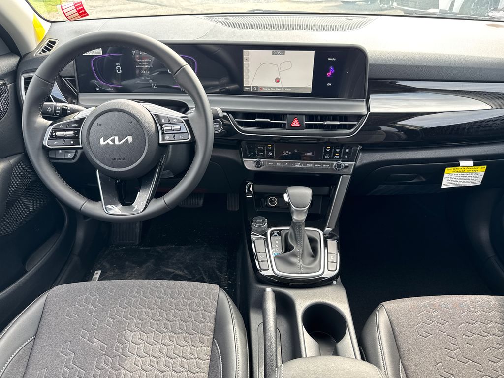 2025 Kia Seltos S photo 21