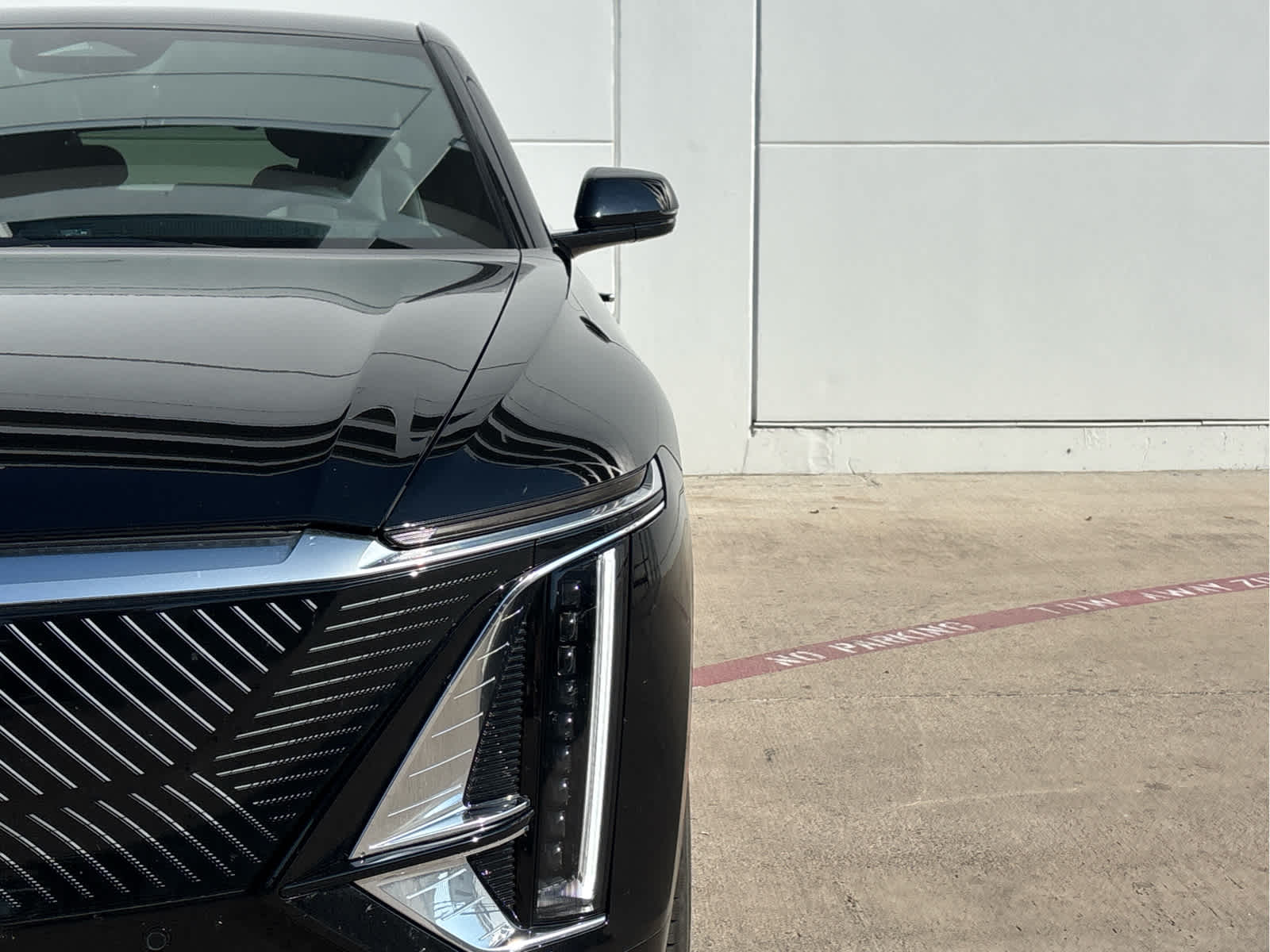 2024 Cadillac Lyriq photo 3