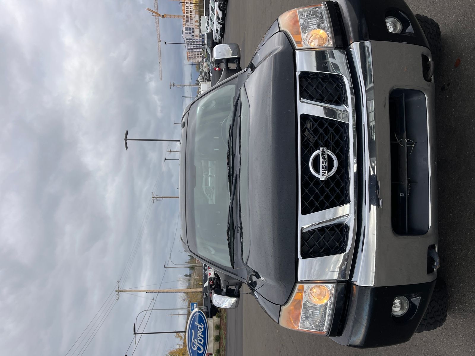 2010 Nissan Titan XE photo 2