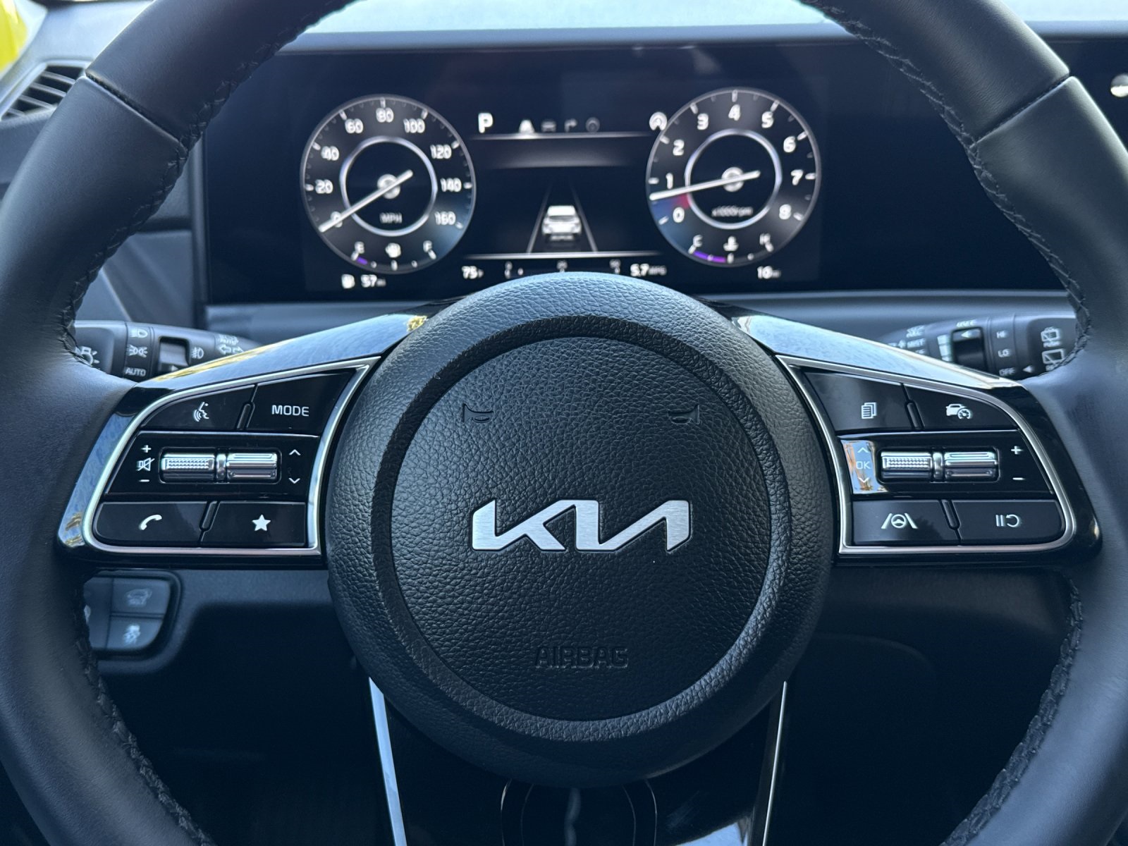 2025 Kia Seltos EX photo 18