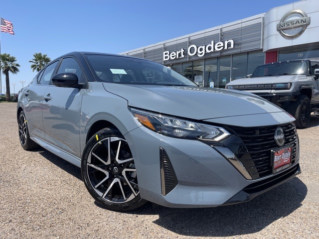 2025 Nissan Sentra SR's photo