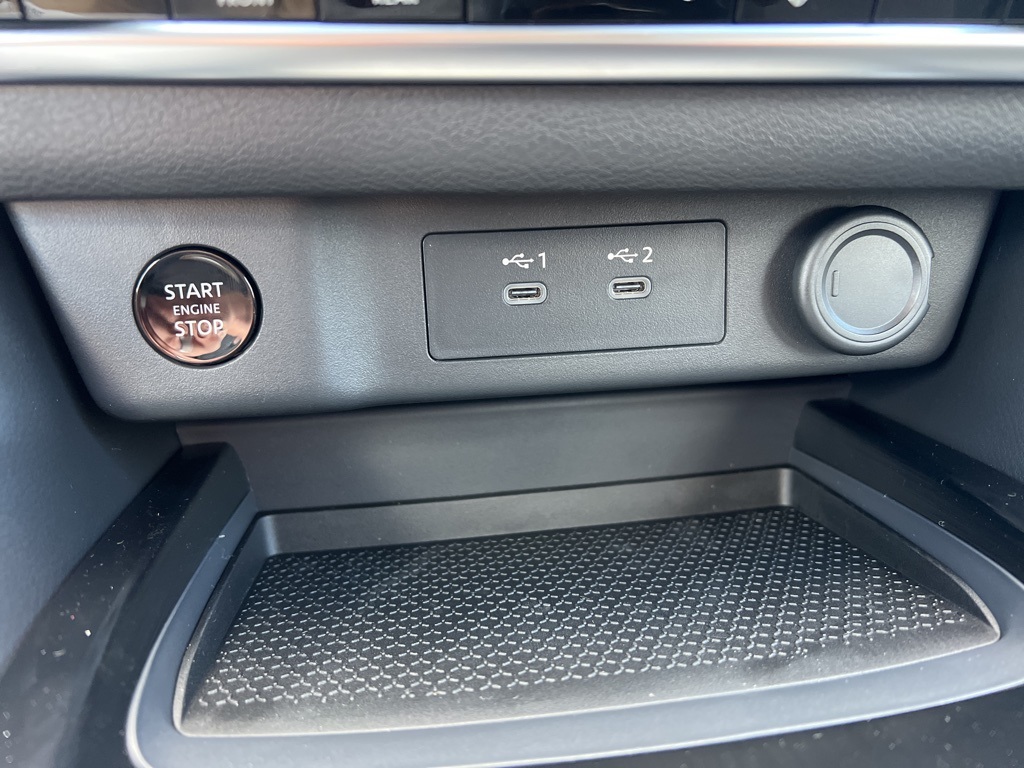 2026 Nissan Rogue SV photo 14