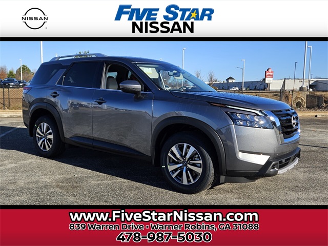 2025 Nissan Pathfinder SL's photo