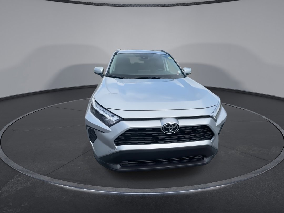 2025 Toyota RAV4 Hybrid XLE photo 3