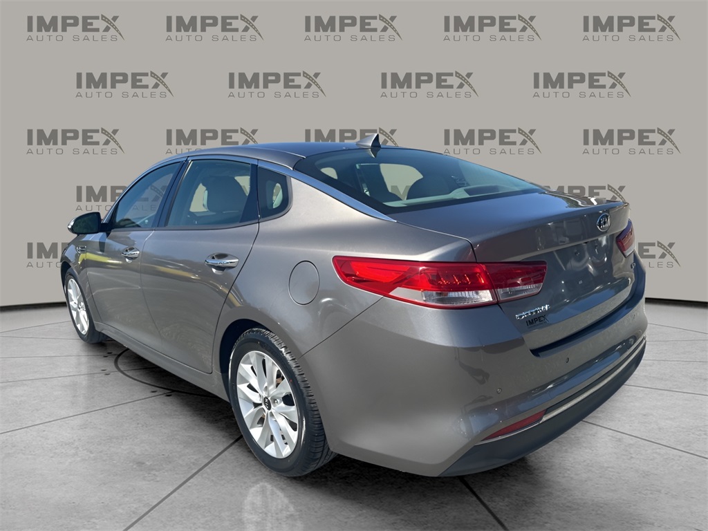 2018 Kia Optima EX photo 3
