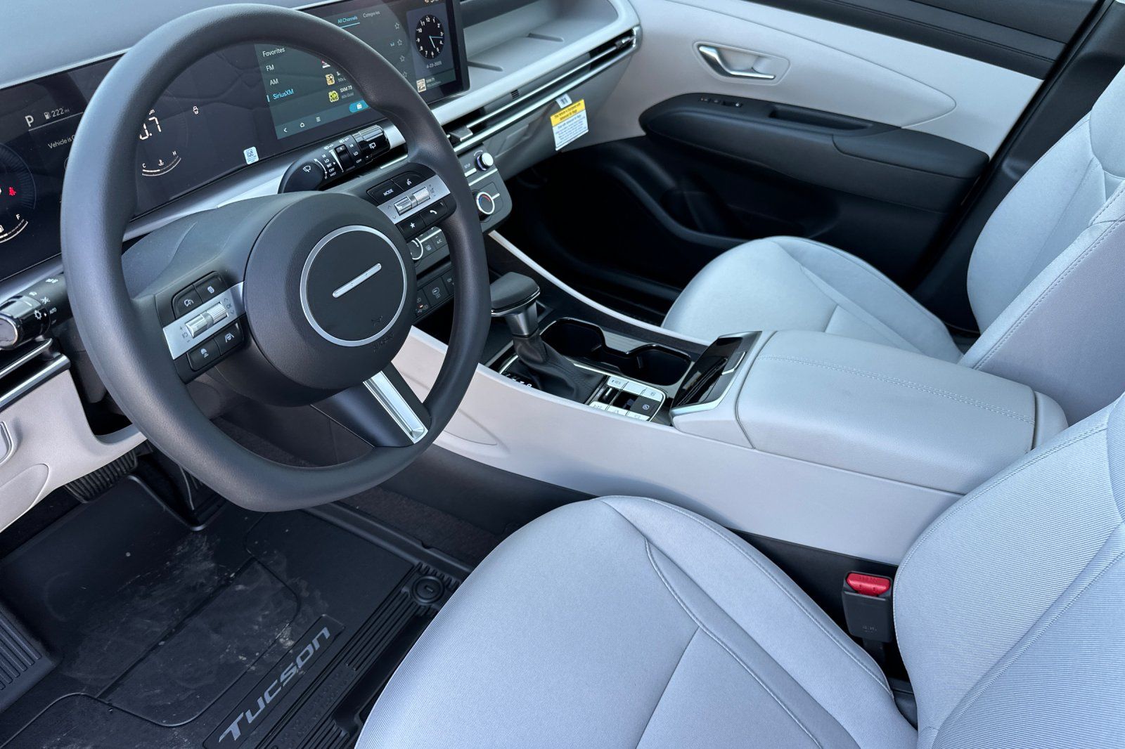 2025 Hyundai Tucson SE photo 9