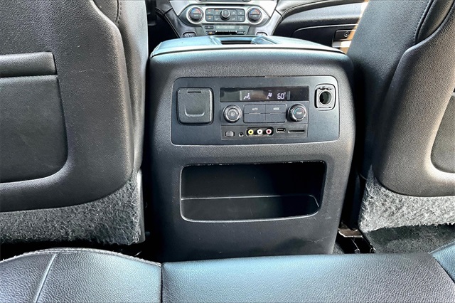 2015 Chevrolet Suburban LT photo 25