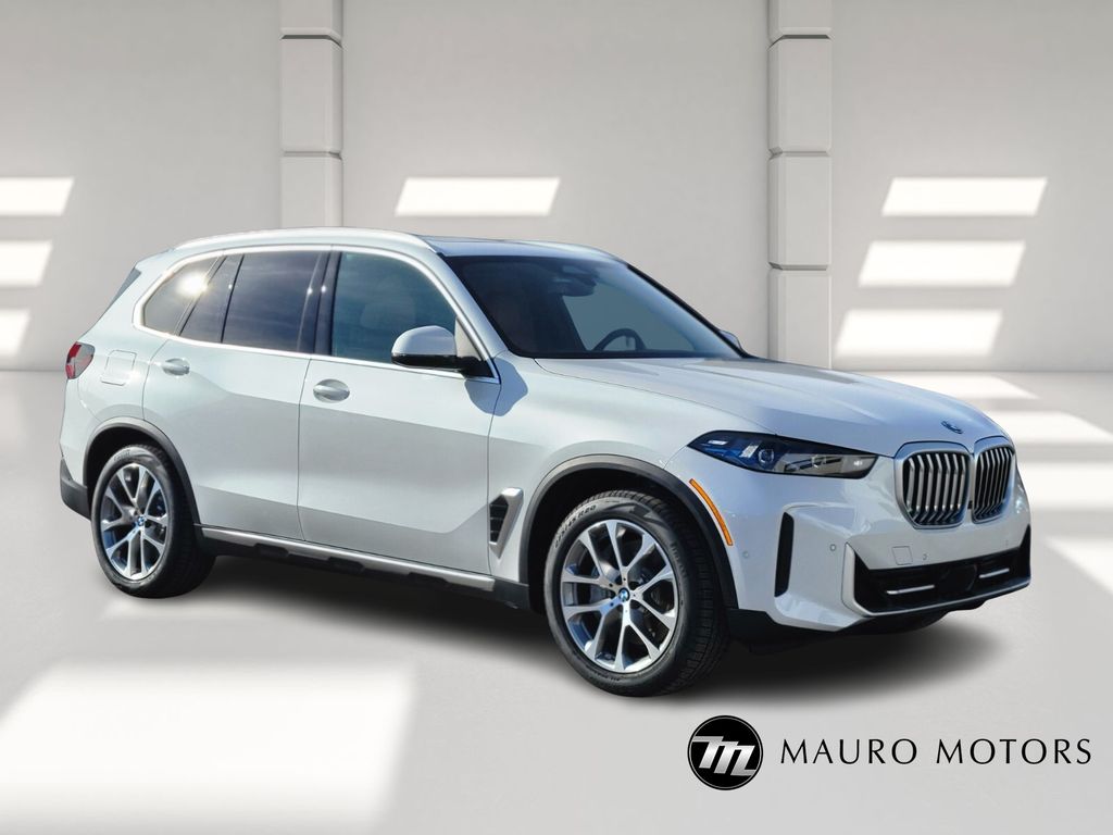 2026 BMW X5 50e's photo