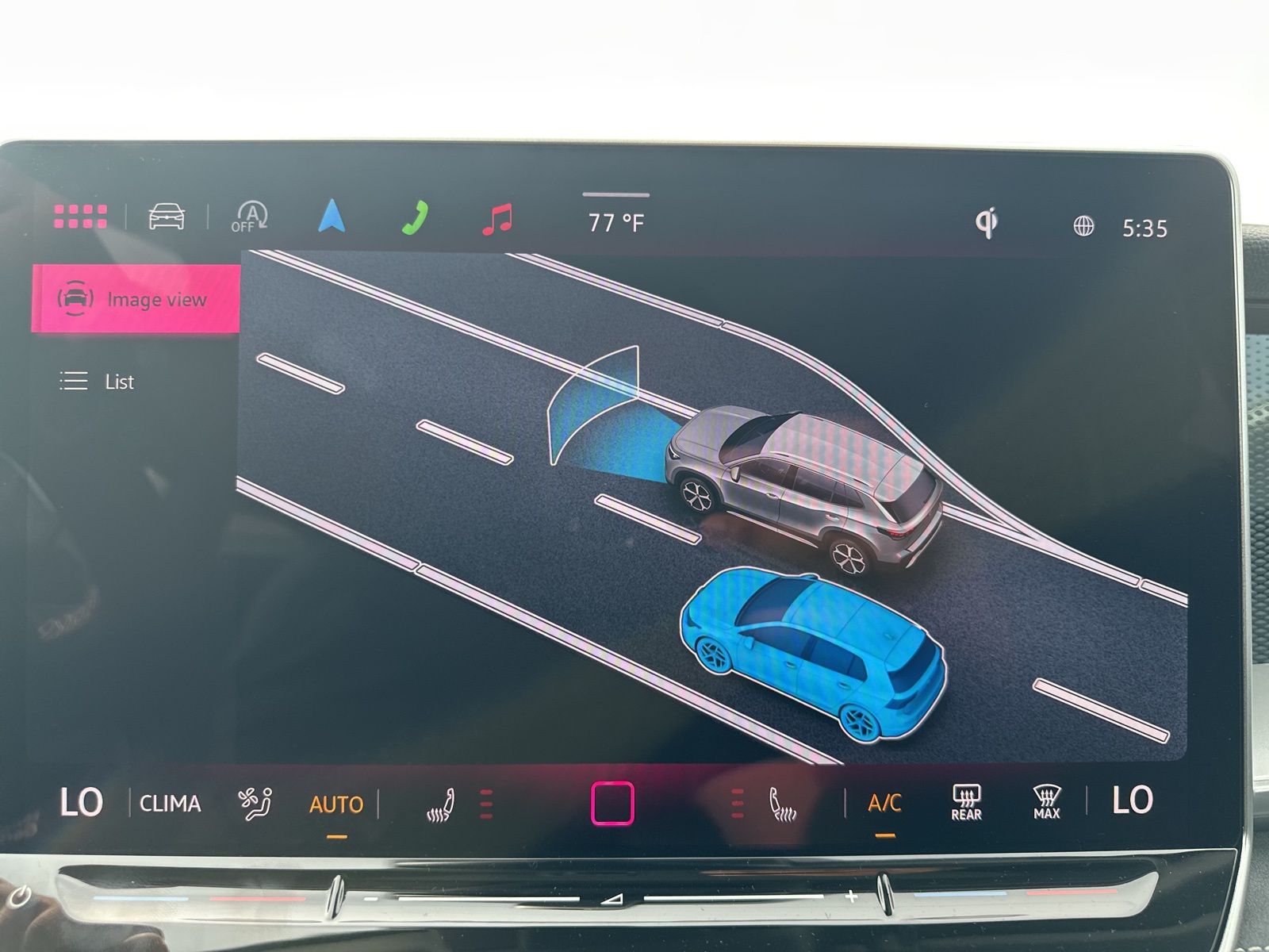 2025 Volkswagen Tiguan SE photo 23