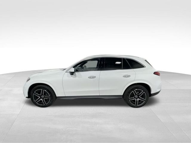 2026 Mercedes Benz GLC 300 4MATIC photo 2