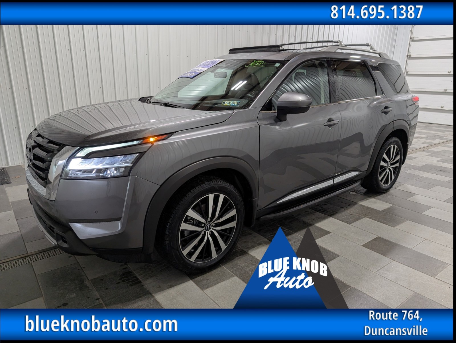 2024 Nissan Pathfinder Platinum's photo