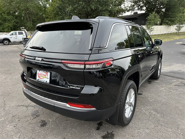 2025 Jeep Grand Cherokee Laredo photo 6
