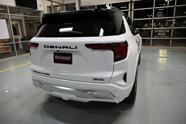 2026 Gmc Terrain Denali photo 2