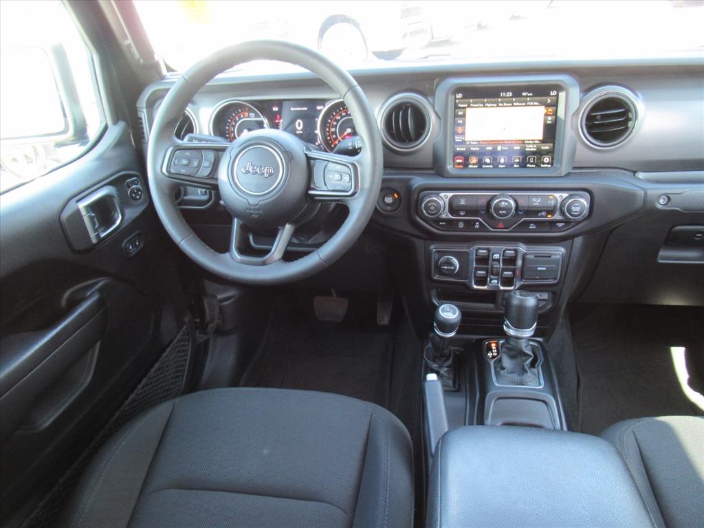 2023 Jeep Gladiator Willys photo 13