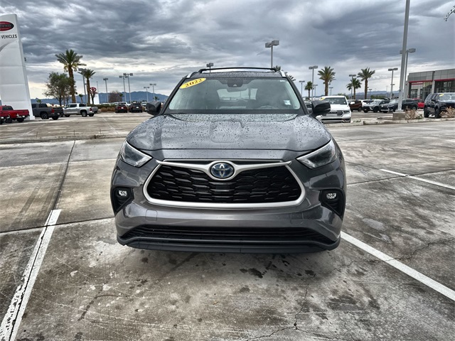 2022 Toyota Highlander Hybrid XLE photo 2