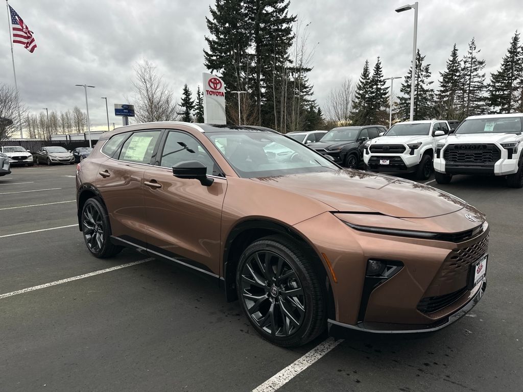 2025 Toyota Crown Signia Limited's photo