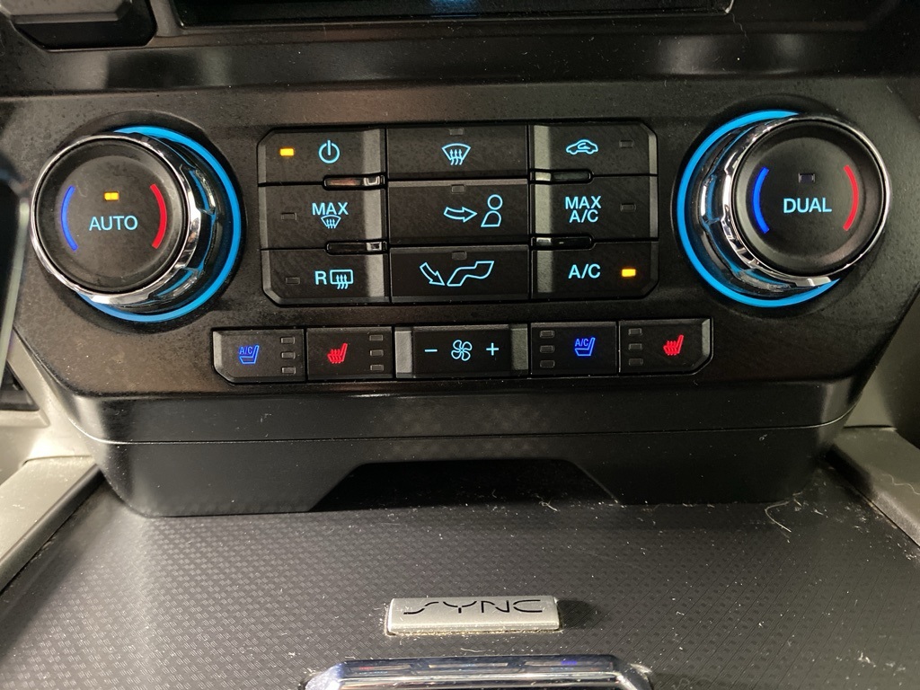 2016 Ford F-150 Lariat photo 21