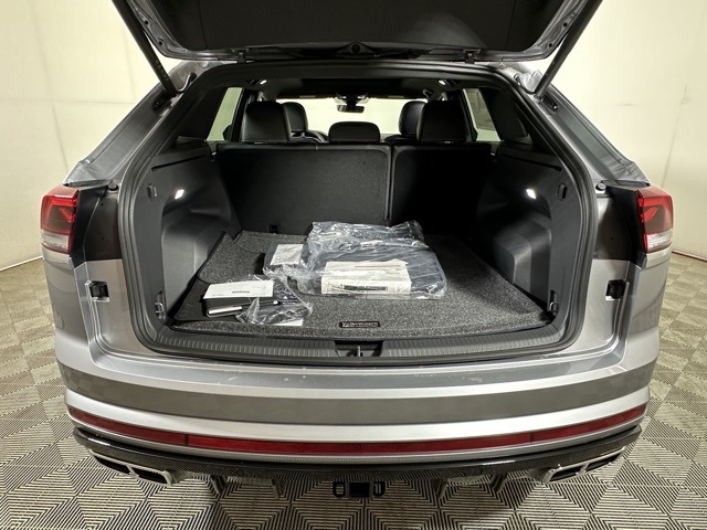 2024 Volkswagen Atlas Cross Sport SEL R-Line photo 12