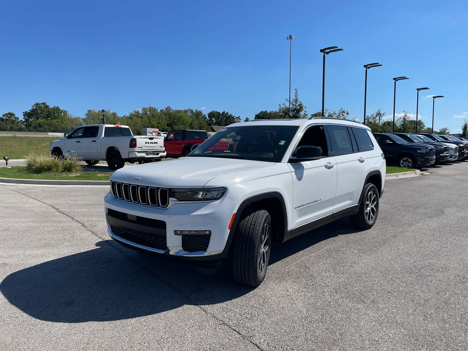 2025 Jeep Grand Cherokee Limited photo 4