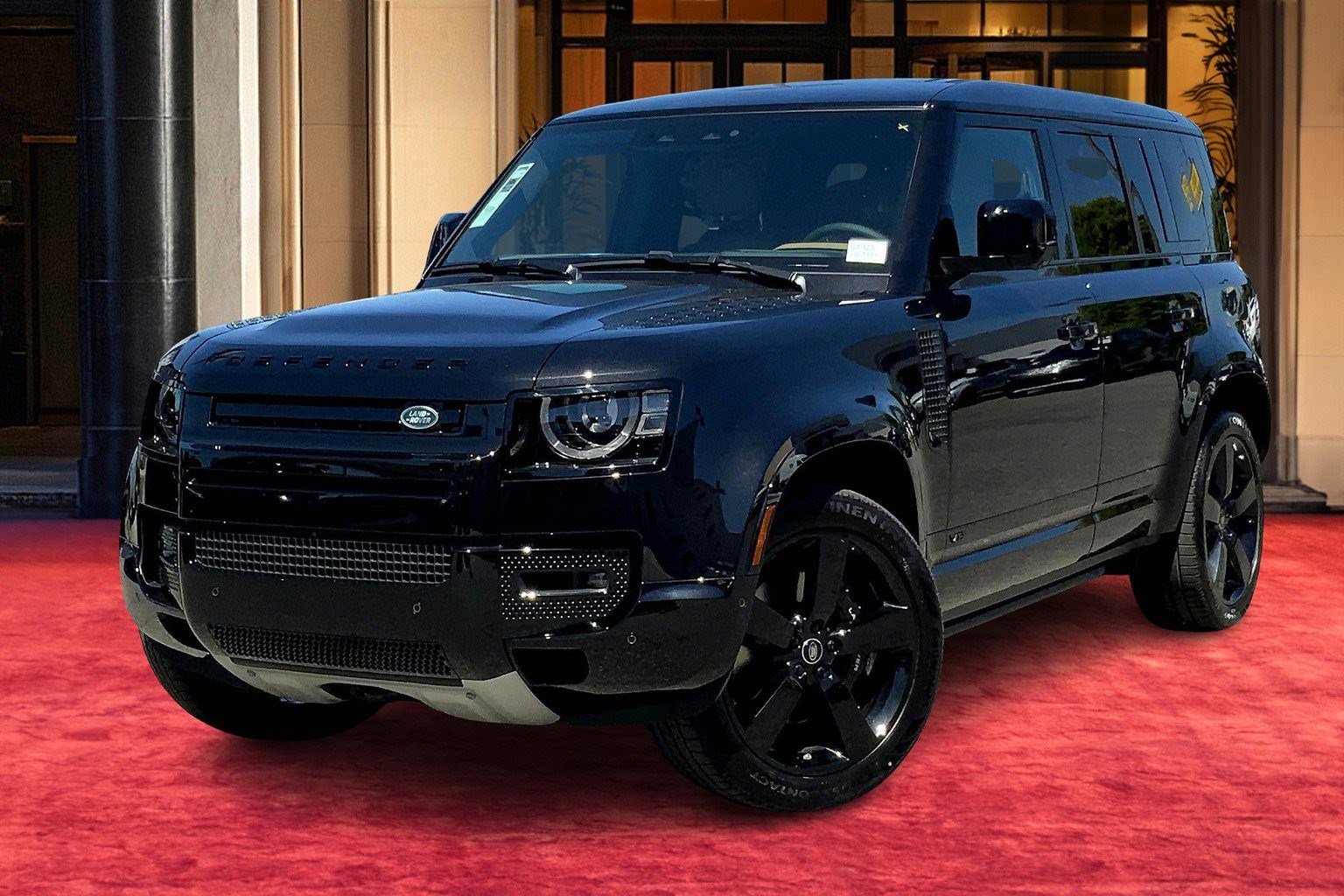 2025 Land Rover Defender V8's photo