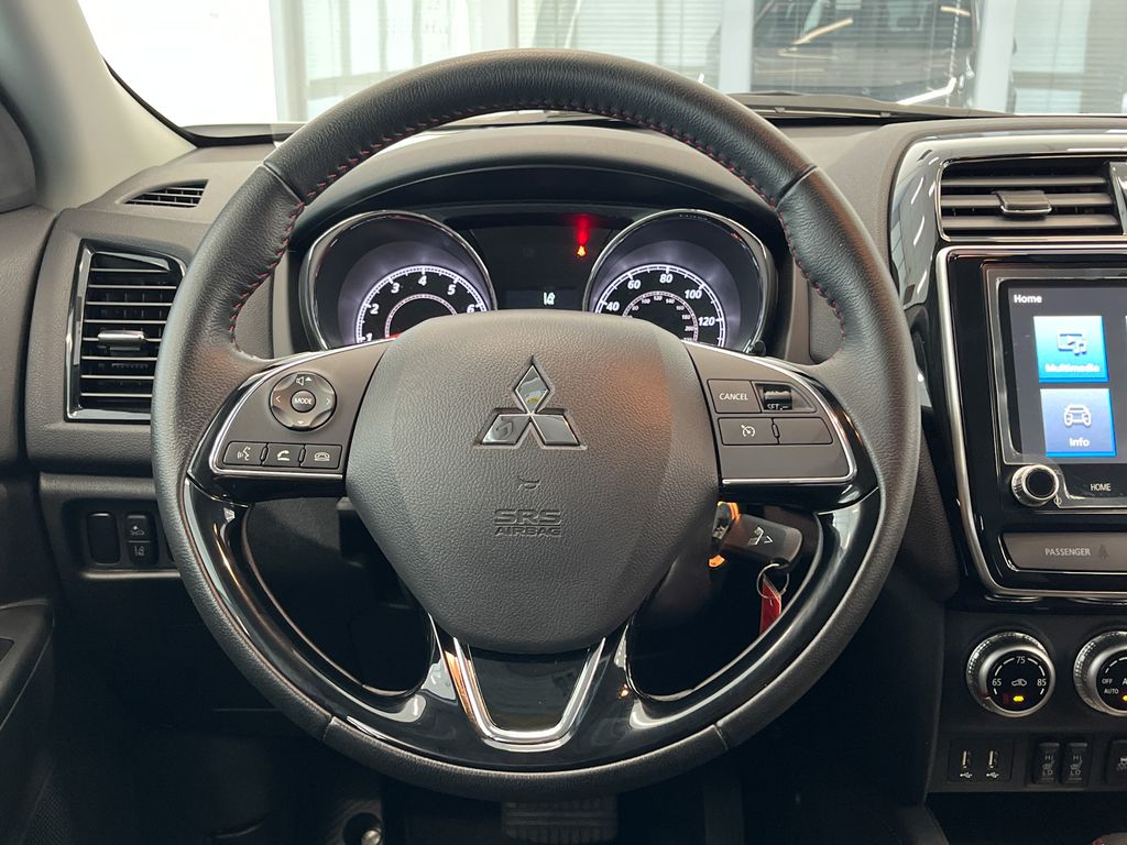 2024 Mitsubishi Outlander Sport LE photo 17