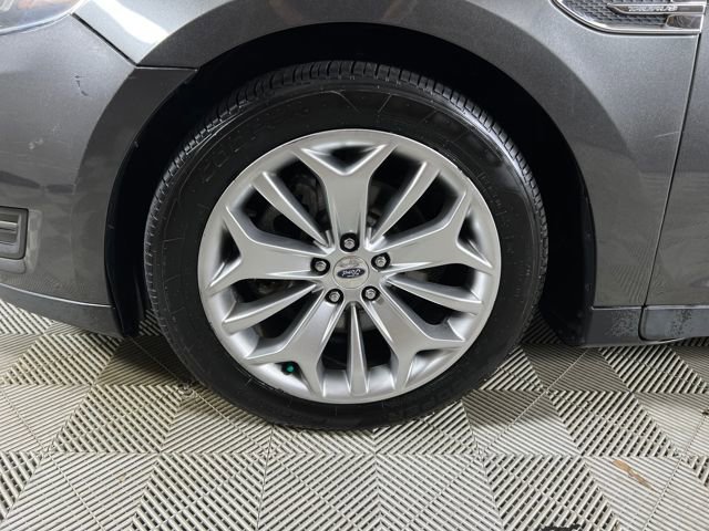2016 Ford Taurus Limited photo 21