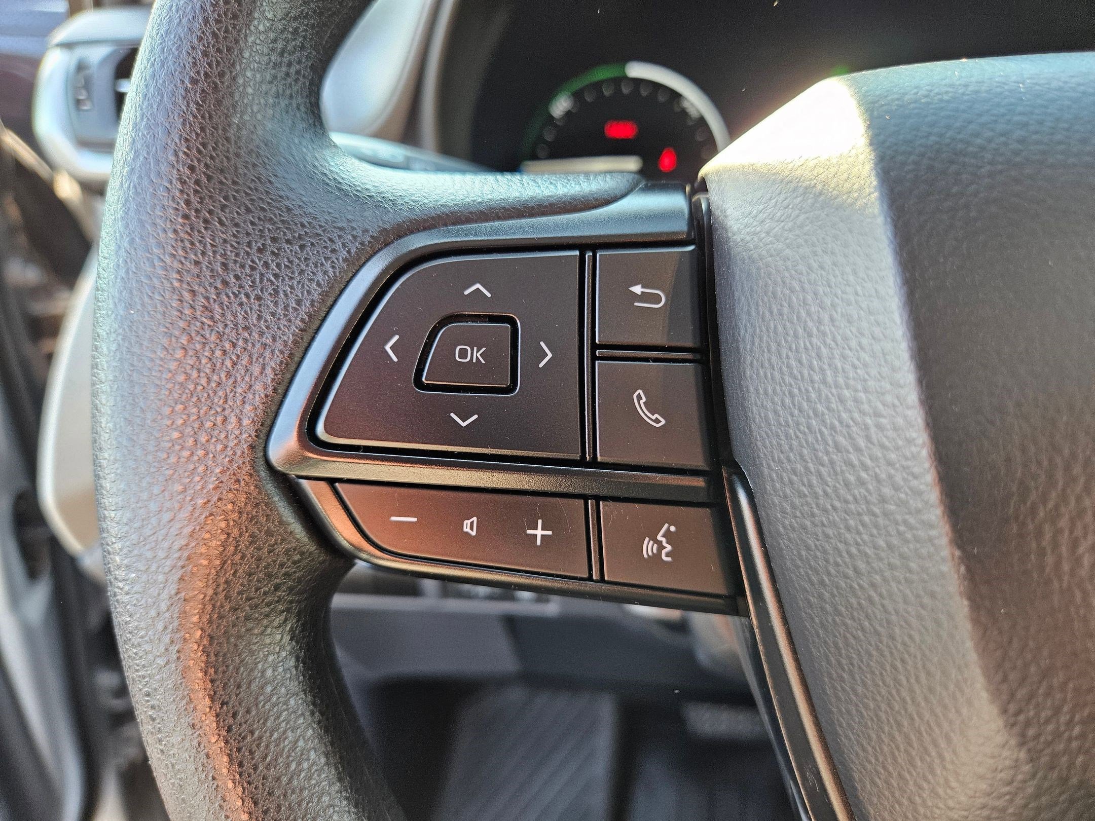 2023 Toyota Sienna LE photo 16